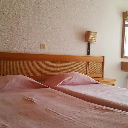 Appartement Albufeira, With Terrace, Views, 5 Min To *