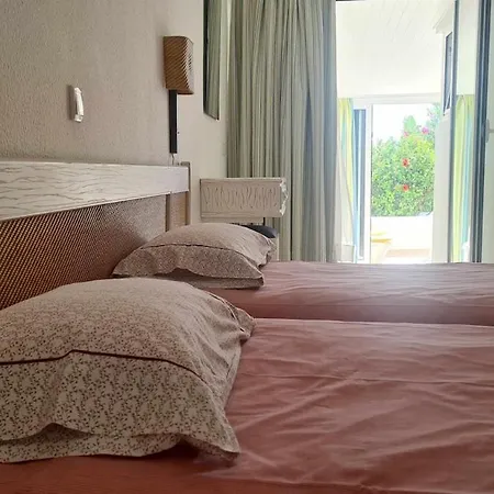 아파트 Albufeira, With Terrace, Views, 5 Min To *
